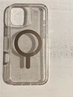 Speck Clear MagSafe-Compatible iPhone Case - Transparent with gold Ring